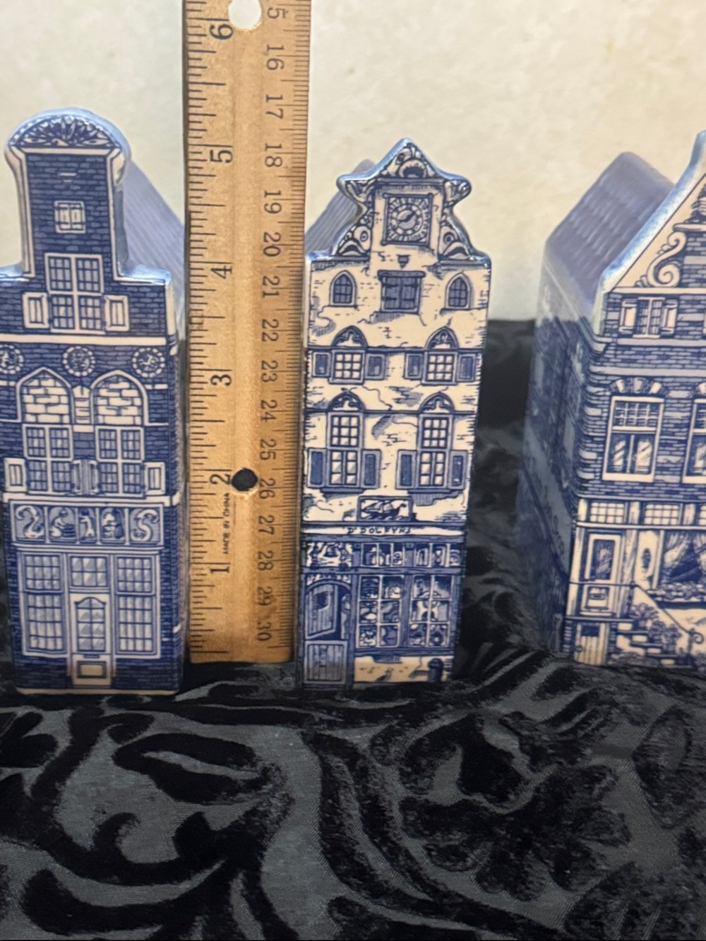 Vintage Blue and White Delft-Style Ceramic Dutch House Set - Picture 9 of 11